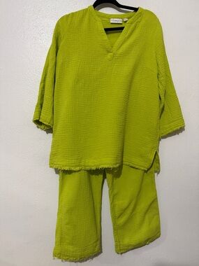 Belle Beach by Kim Gravel chartreuse shirt and pants Sz S.